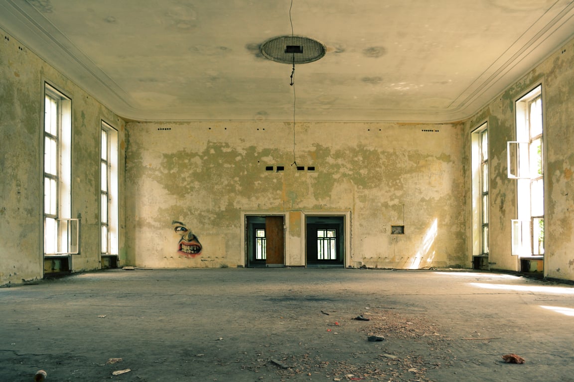 Polished Concrete Floors: A Practical Guide to Cost, Durability, and Maintenance